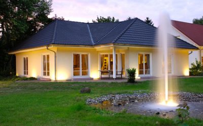 Einfamilienhaus in der Abendämmerung Einfamilienhaus in der Abendämmerung